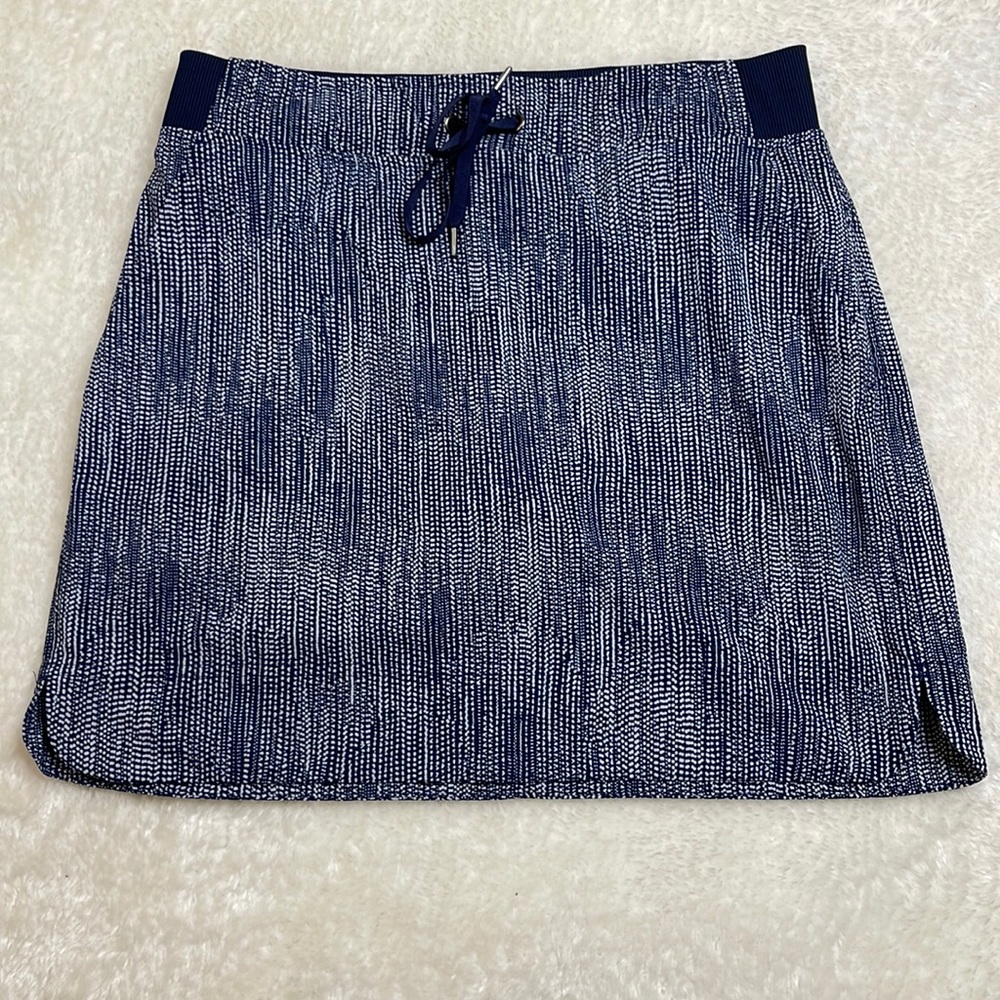 Athleta Midtown Batik Skort Navy and White Size 10